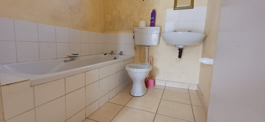 7 Bedroom Property for Sale in Haven Hills Eastern Cape